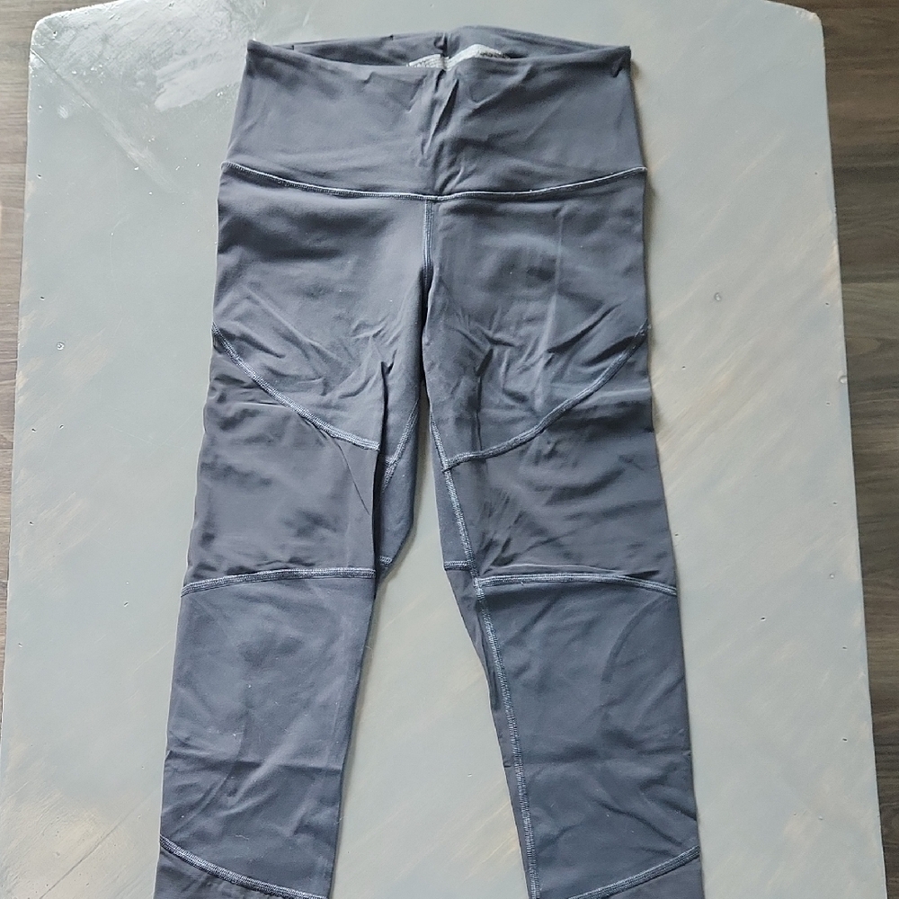 Victoria's Secret Knockout Capris. Grey With Mesh Details. Medium.